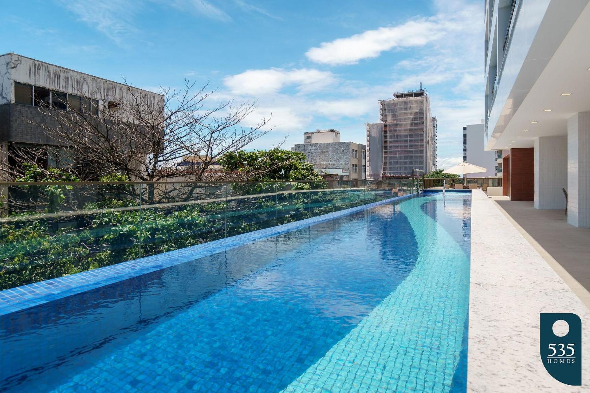 Apartment Decorado E Equipado Na Barra Com Vista Mar *